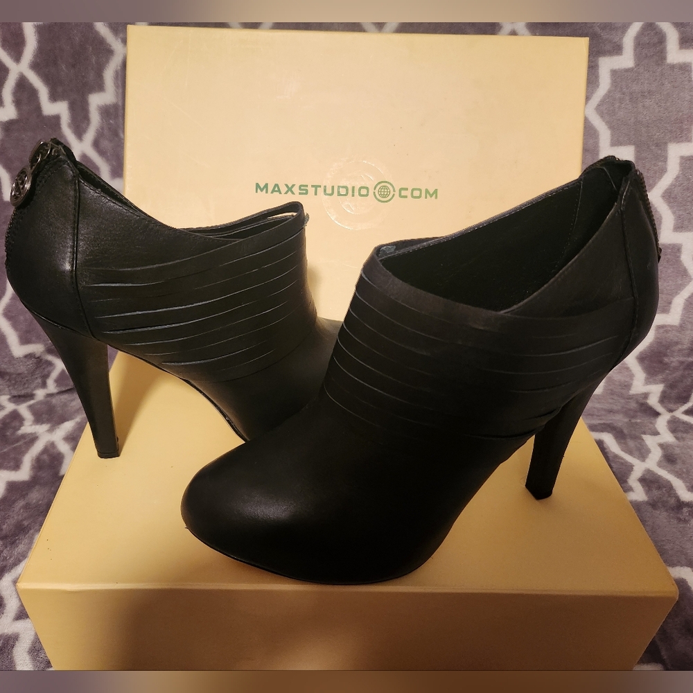 Max Studio Lisette Bootie, Black (Size 8.5 M)